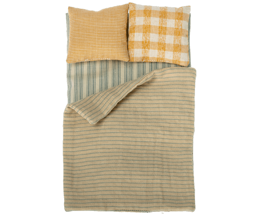 Last one left - Mum and dad mice in cigarbox