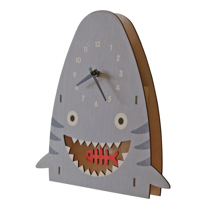 Shark pendulum clock