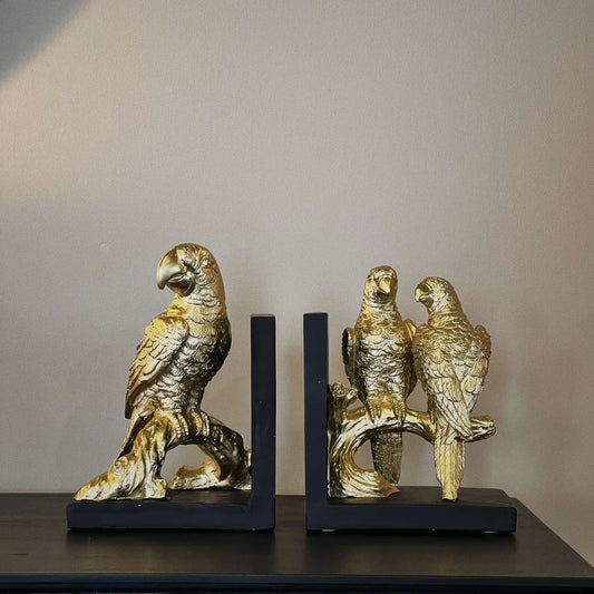 bird bookend
bookshelf decor